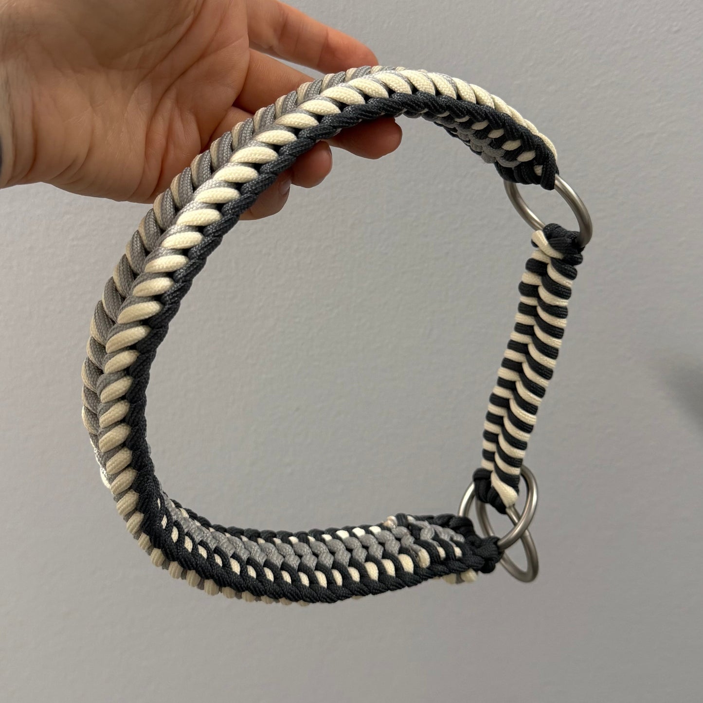 Handmade Paracord Collar (Grey)
