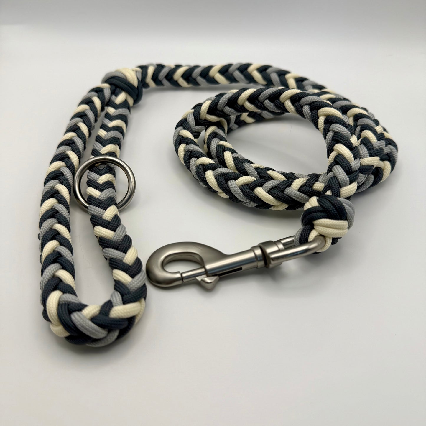 Handmade Paracord Leash (Grey)