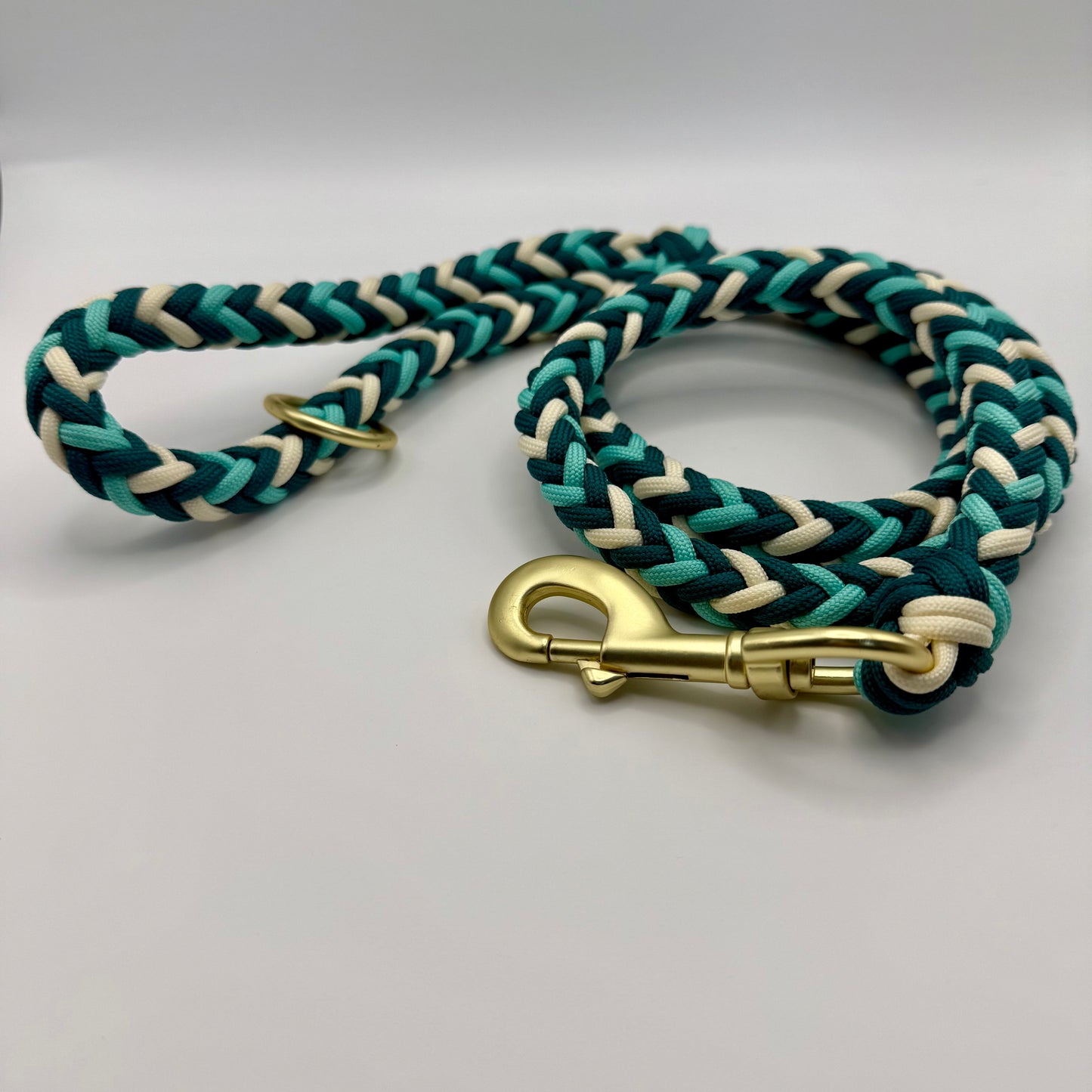 Handmade Paracord Leash (Turquoise)